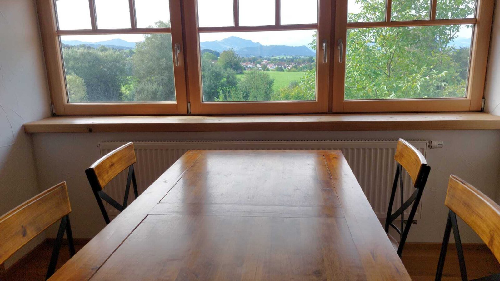 Exklusive Doppelhaushälfte in Alleinlage im schönen Oberallgäu     Wohnen mit Bergblick - Ihr neues Zuhause im Grünen – familienfreundlich, hochwertig