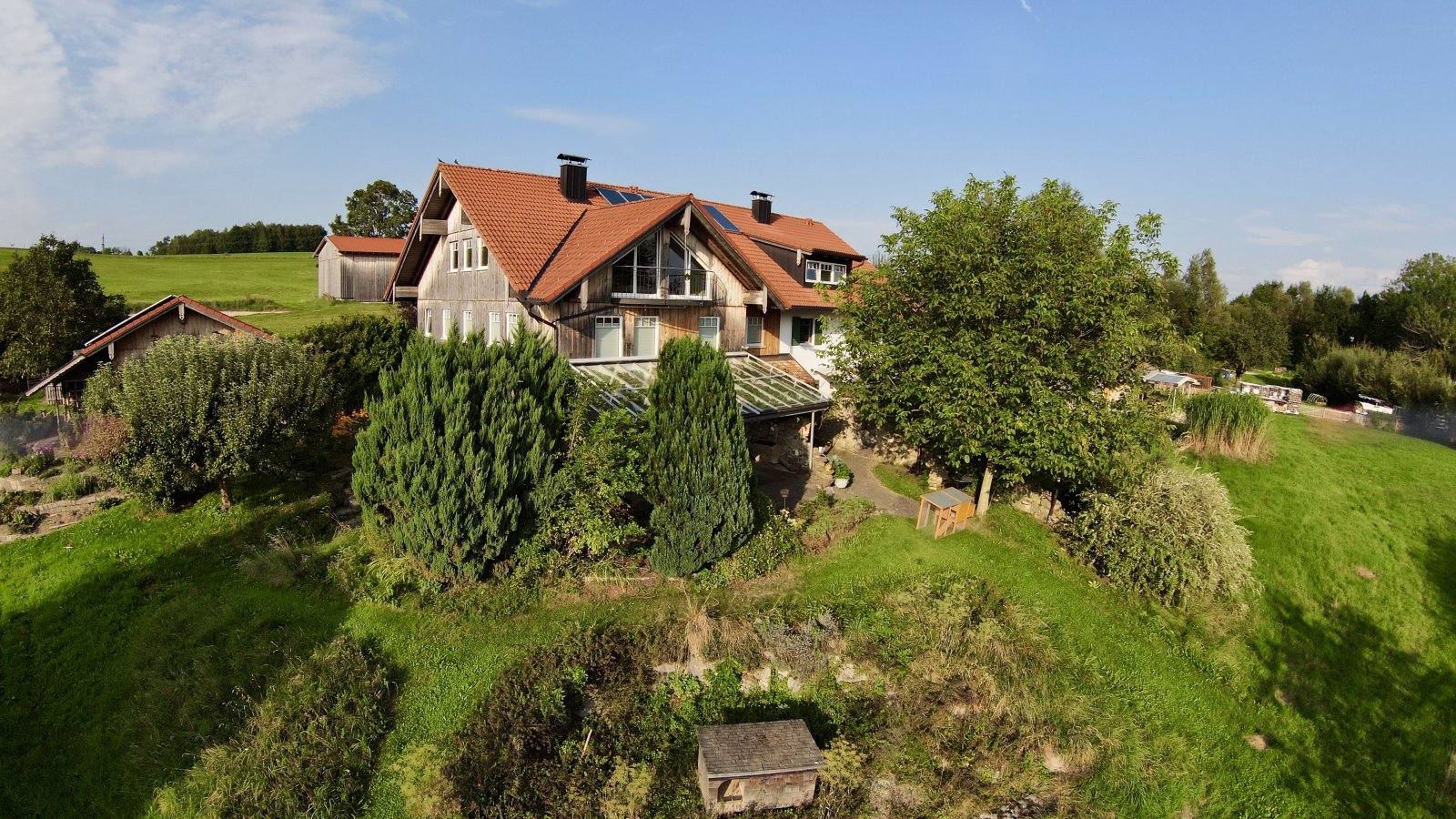 Exklusive Doppelhaushälfte in Alleinlage im schönen Oberallgäu     Wohnen mit Bergblick - Ihr neues Zuhause im Grünen – familienfreundlich, hochwertig