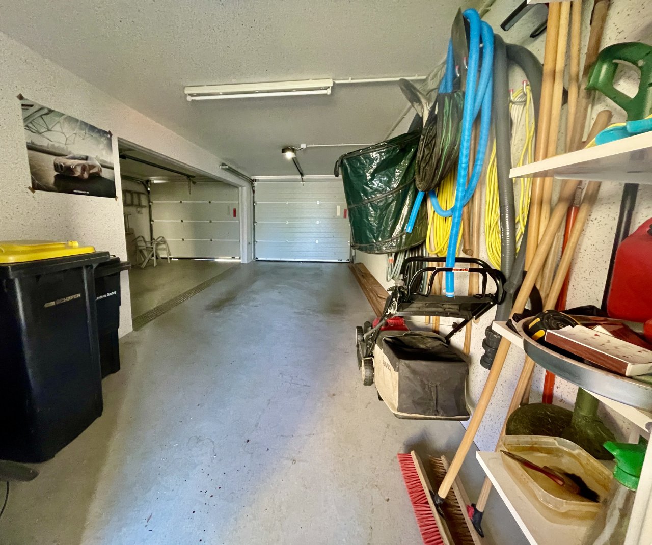 Garage mit Zugang zum Garten