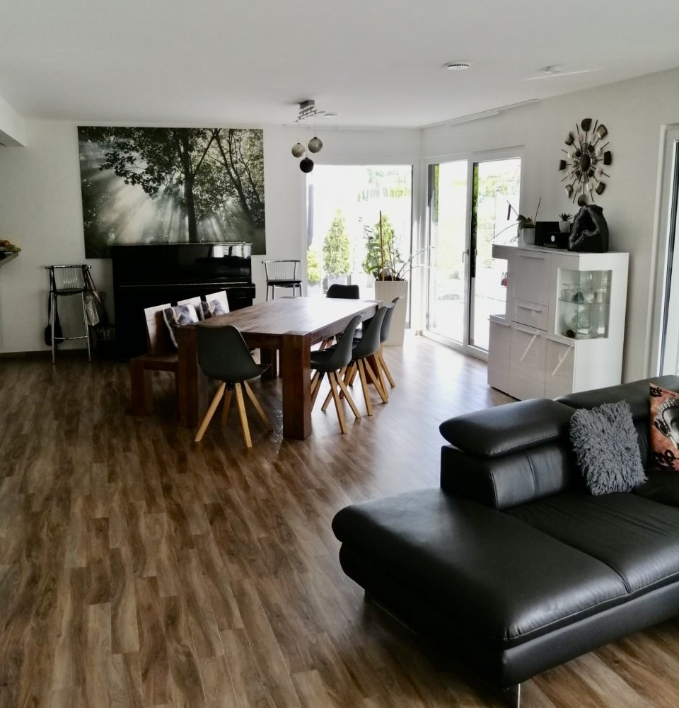 Wohnzimmer mit Essbereich