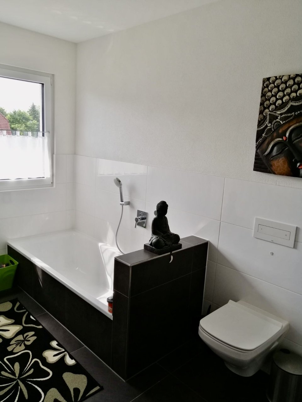 Badezimmer mit Fenster