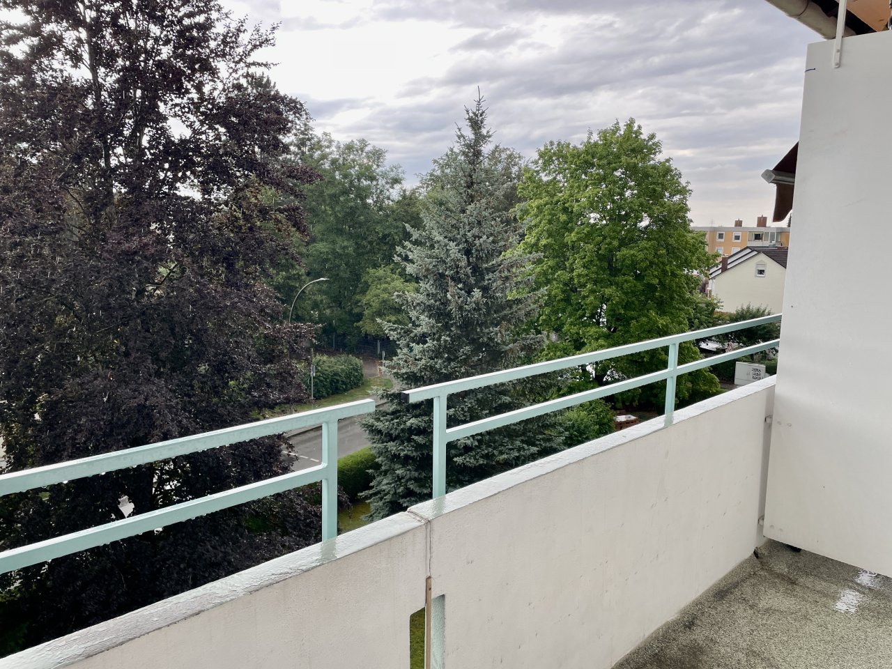 Balkon mit schönem Ausblick ins Grüne
