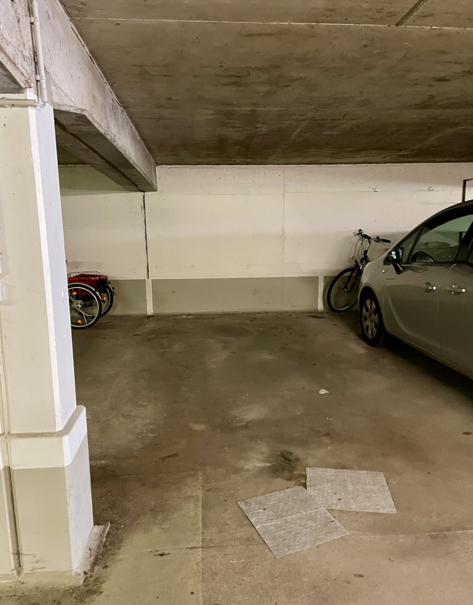 Tiefgaragenstellplatz