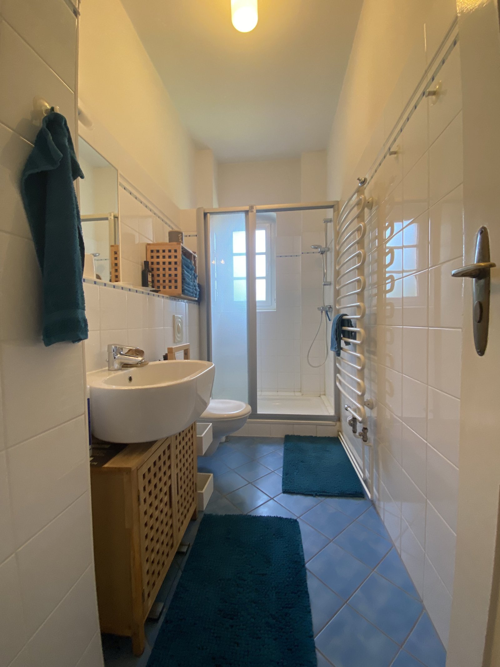 Badezimmer mit Dusche Badezimmer mit Dusche