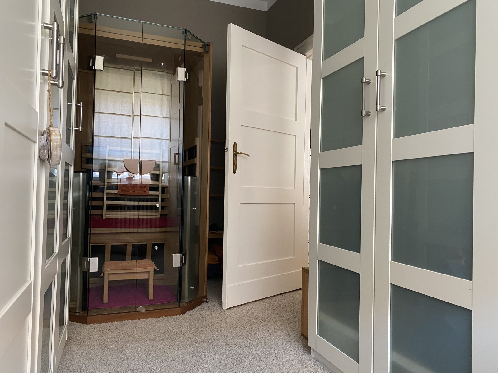 Ankleidezimmer mit Wärmekabine Ankleidezimmer mit Wärmekabine