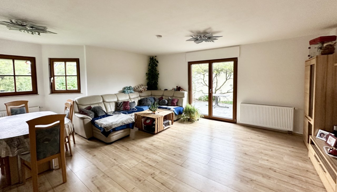 großzügiges Wohnzimmer großzügiges Wohnzimmer